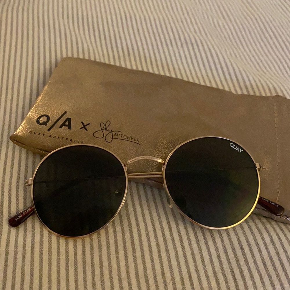Quay Mod Star Sunglasses